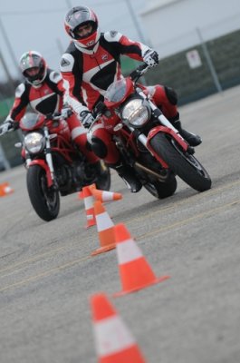    DUCATI RIDING EXPERIENCE 2013