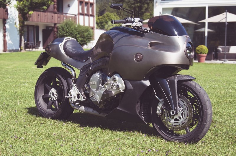    BMW K1600