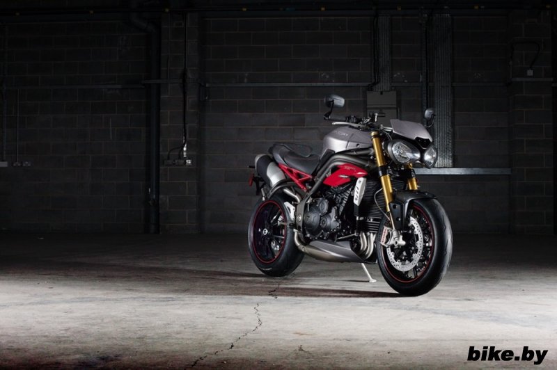   Triumph Speed Triple R / Speed Triple S 2016